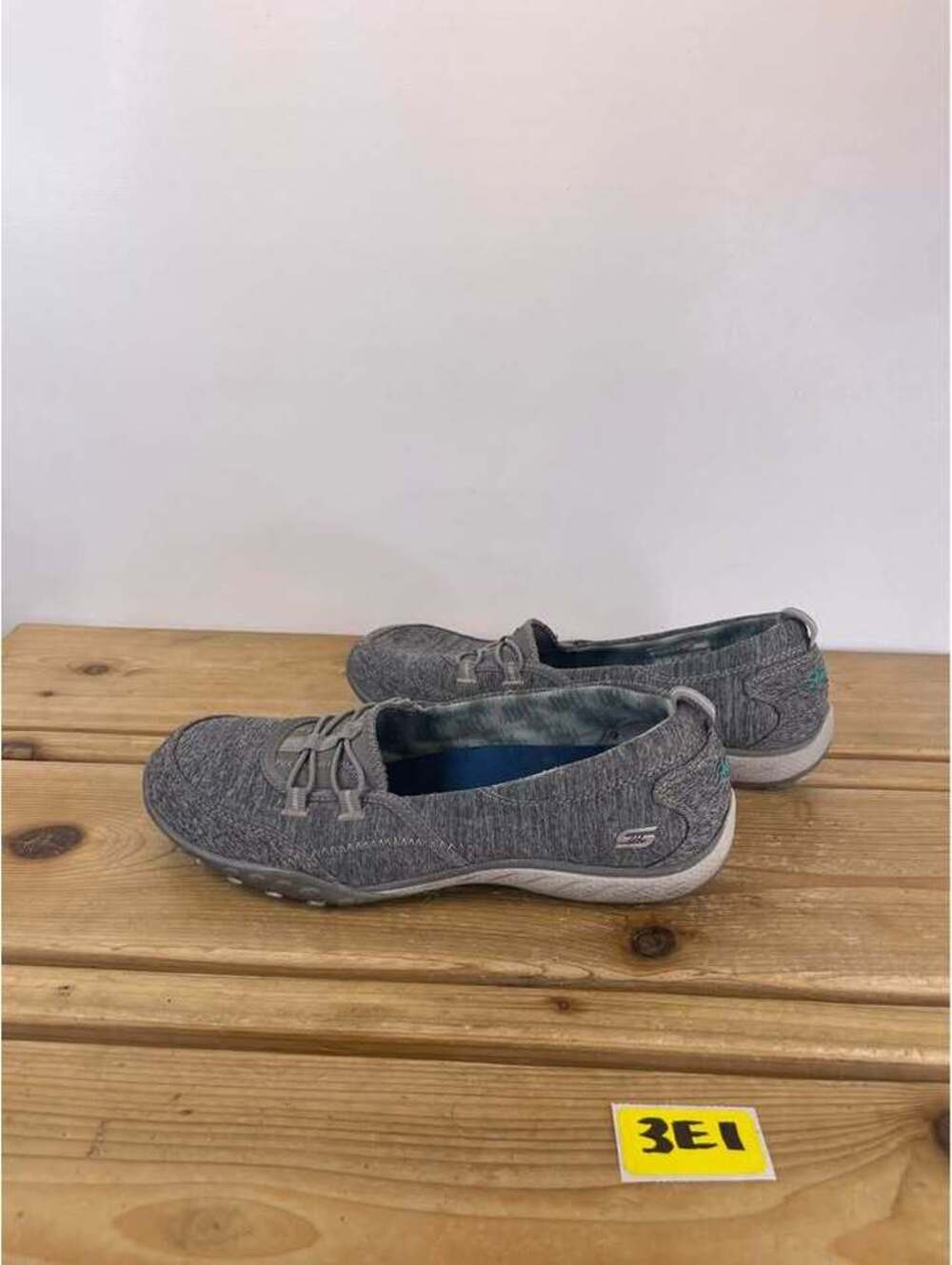 Skechers Relaxed Fit: Breathe-Easy - Moneybags Size 7